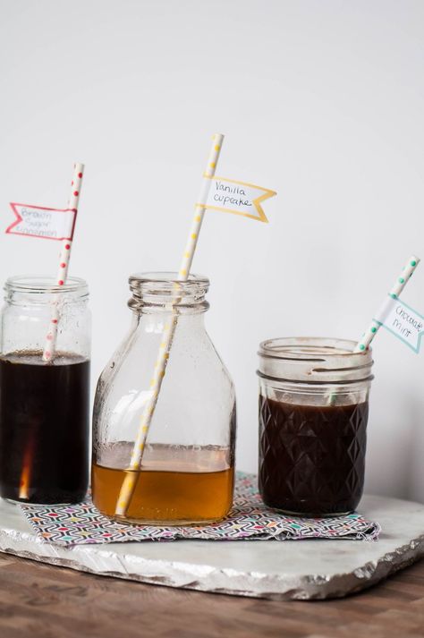 Homemade Coffee Syrups Homemade Coffee Syrup, Coffee Syrups, Mint Coffee, Make Your Own Coffee, Cupcake Chocolate, Cold Brew Iced Coffee, Coffee Bar Design, Homemade Syrup, Cinnamon Coffee