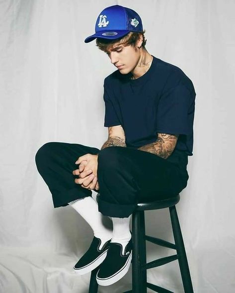 Dickies Outfits Men, Vans Outfit Men, Dickies Outfit, Estilo Vans, Dad Outfits, Justin Bieber Photoshoot, Athletic Attire, Vans Outfit, Men Street Fashion