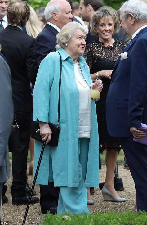 Patricia Routledge, Clare Holman, British Humour, English Comedy, Joanna Lumley, Keeping Up Appearances, British Humor, Mario Testino, British Comedy