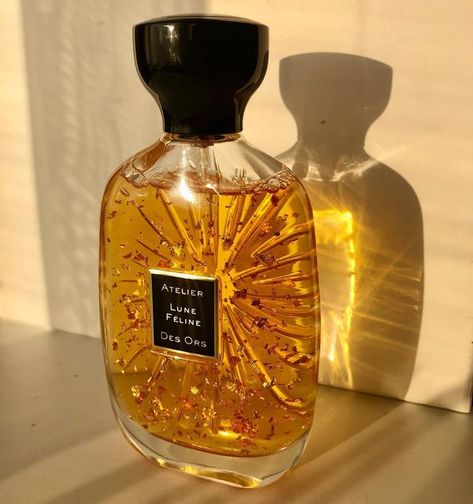 @irisandrosescent on Instagram: "Scent of the Thursday is Lune Féline Atelier des Ors ✨✨✨ Exceptional smoked vanilla scent with spices, one of the best in my collection. "Lune Féline radiates seduction and temptation. Like a magnetic star, it captures everyone’s attention with its symphony of dark and luxurious notes inspired by the moon. The fragrance opens on vibrant accords of warm spices melting with intense and precious woods at its heart. Lune Féline is a dark and animalic scent based on Lune Feline Perfume, Atelier Des Ors, Perfume Wishlist, Vision Bored, Vanilla Scent, Niche Perfume, Perfume Scents, Vanilla Fragrance, Perfume Lover