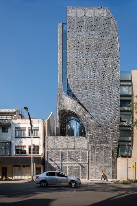 belzberg architects clads mexican office building in perforated carbon-steel façade Mexican Office, Commercial And Office Architecture, Metal Facade, Office Building Architecture, Wood Building, Exterior Cladding, Building Facade, Facade Architecture, Futuristic Architecture