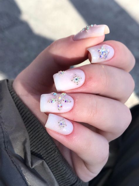 Rhinestone Snowflake Nails, Milky White Winter Nails, Milky White Nails With Gems, Sparkly Gel Nails, Nail Art Holiday, Diamond Nail Art, Simple Snowflake, Style Nails, Snowflake Nails