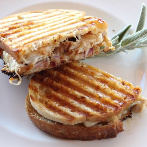 Chicken Apricot, Perfect Grilled Chicken, Panini Recipe, Chicken Panini, Panini Recipes, Apricot Chicken, Panini Sandwiches, Croque Madame, Chicken Sandwich Recipes