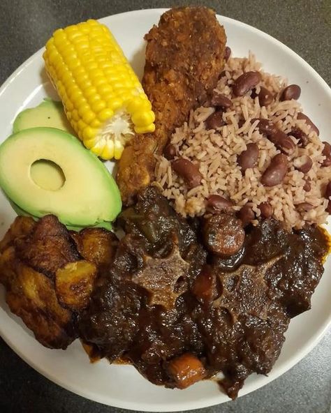 Jamaican Sunday Dinner, Heart Healthy Foods, Money Buys Happiness, Jamaican Cuisine, Soul Food Dinner, Jamaican Food, Diner Recipes, Caribbean Food, Food Babe