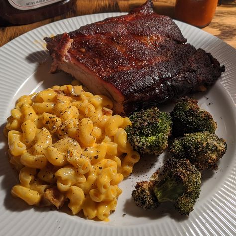 Ribs And Mac And Cheese, Smoked Pork Ribs, Cheddar Mac And Cheese, Flag Food, Smoked Pork, Bacon Cheddar, Roasted Broccoli, Dessert Pictures, Homemade Apple