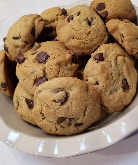 Splenda Chocolate Chip Cookies #justapinchrecipes Sugar Free Chocolate Chip Cookies, Splenda Recipes, Tollhouse Chocolate Chip Cookies, Dark Chocolate Chip Cookies, Toll House Chocolate Chip, Sugar Free Sweets, Sugar Free Cookies, Sugar Free Chocolate Chips, Sugar Free Desserts