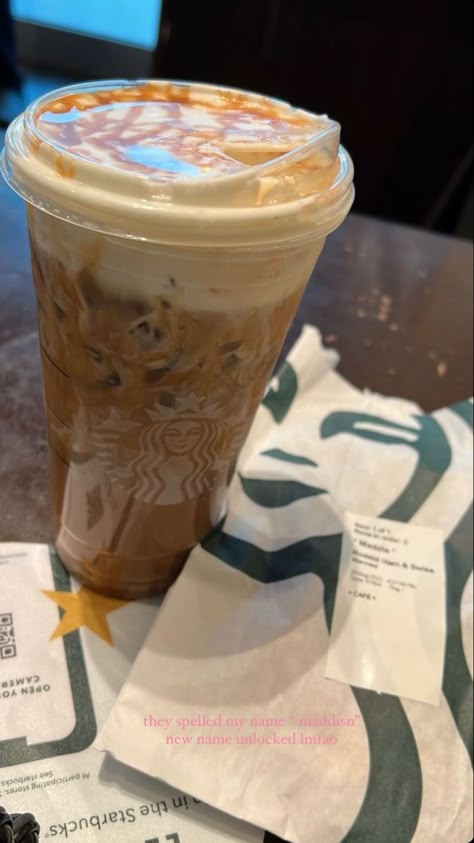 Starbucks Breakfast Aesthetic, Coffee Drinks Ideas, Starbucks Breakfast, Coffee Recipes Starbucks, Secret Starbucks Drinks, Starbucks Orders, Drinks Recipe, Starbucks Coffee Drinks, Breakfast Aesthetic