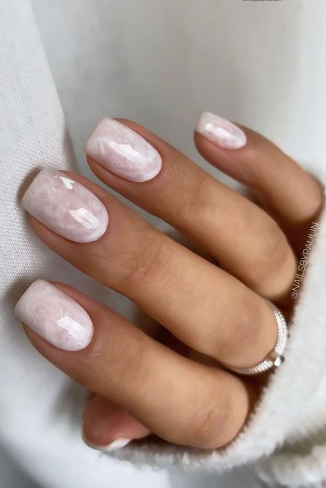 Winter Minimal Nails, Short Nail Designs Minimal Winter, Short Nail Designs Minimal Square, Minimal Square Nails, Bride Short Nails, Minimal Short Nail Design, Simple Winter Nails Short Gel, Trendy Minimalist Nails Square, Short Square Gel Nails Fall