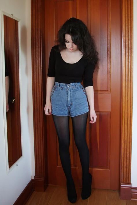 Outfits with Black Tights-20 Ways to Wear Black Tights Outfits With Black Tights, Shorts And Tights, Black Tights Outfit, Black Stockings, Outfit Trends, Tights Outfit, Black Tights, Short Shorts, Grunge Outfits