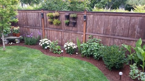 Small L Shaped Yard Ideas, Backyard Fence Line Landscaping, Backyard Landscaping By Fence, Backyard Fenceline Landscaping Ideas, Backyard Landscaping Fenceline, Simple Backyard Landscaping Along Fence, Fenceline Landscaping Ideas, Landscaping Against Fence, Backyard Fence Decor