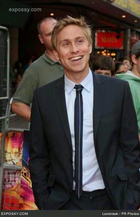 Hilarious, gorgeous and has a fabulous smile.  Perfection. British Comedians, Russell Howard, The Inbetweeners, Fit Guys, Damon Albarn, British Comedy, Beating Heart, Man Candy, Most Beautiful Man