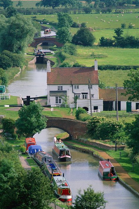 Napton Locks - Warwickshire, England,went on my first canal holiday from here Kentish Town, England Top, England And Scotland, A Bridge, England Uk, English Countryside, England Travel, Wales England, Places Around The World