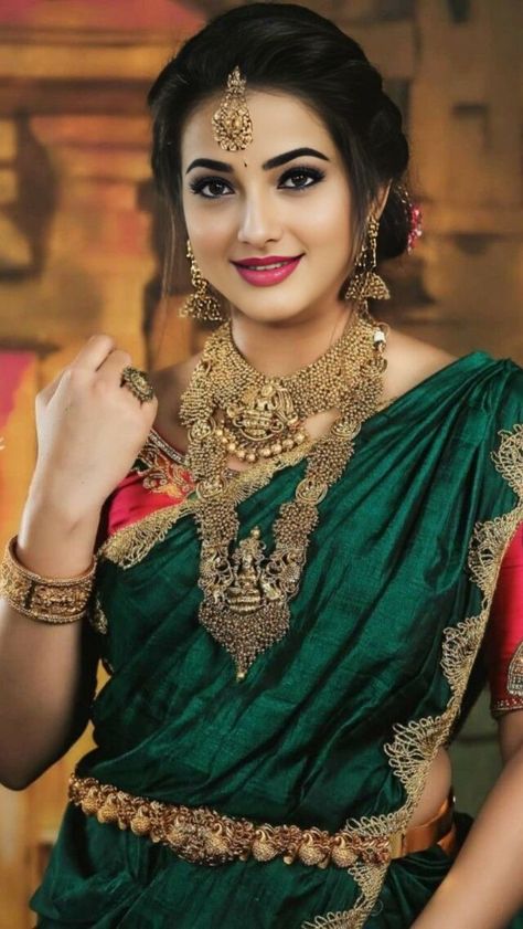 Photo effects combo by Jyotsna Mayee on Photo Lab Indian Look, Jewellery Indian, Photo Effects, Photo Lab, Your Photo, Lab, Makeup, Green, Gold