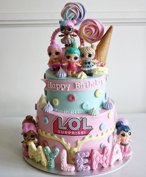 Lol surprise buttercream cake Lol Birthday Party Ideas Decorations, Lol Cake, Surprise Birthday Cake, Lol Doll Cake, Eid Cake, Doll Birthday Cake, Pop Cakes, New Birthday Cake, Surprise Cake