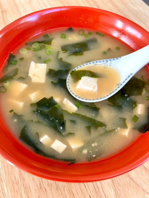 Homemade Miso Soup - Kenna's Cooks Homemade Miso Soup, Feta Soup, Homemade Miso, Wakame Seaweed, Dashi Broth, Red Miso, Comfort Soup, Roasted Red Pepper, Miso Soup