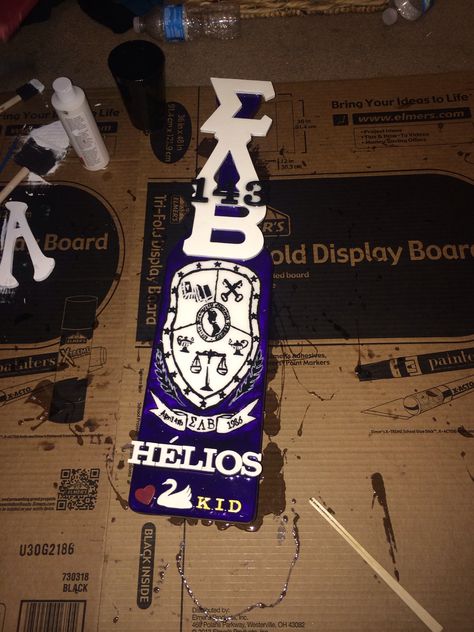 Sigma Lambda Beta Paddle Paddle Designs, Sigma Lambda Beta, Sigma Lambda Gamma, Paddle Ideas, Greek Paddles, Sorority Paddles, Sorority Crafts, Greek Life, Paddles