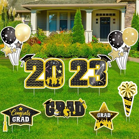 College Graduation Party Decorations, College Grad Party, Outdoor Graduation Parties, Graduation Yard Signs, Lawn Party, College Graduation Parties, Graduation Signs, High School Graduation Party, Graduation Hat