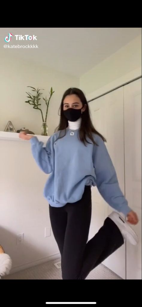 Turtle Neck Under Sweatshirt Outfit, Crewneck And Skirt Outfit, Turtle Neck Under Shirt Outfit, Outfit To Recreate, 99 Outfit, Girls Yoga, Turtleneck Under, Turtleneck Outfit, Jumper Outfit