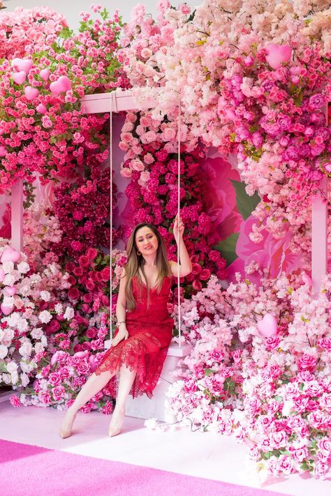 Flower Photoshoot Ideas, Photography Studio Decor, Selfie Wall, Photoshoot Backdrops, Flower Photoshoot, Wedding Decor Style, Photo Stands, Floral Backdrop, Flower Backdrop