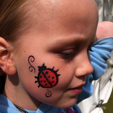 Chloe Ladybug Face Paint, Kids Face Painting Easy, Simple Face Paint, Halloween Makeup Tutorials, Easy Face Painting Designs, Animal Face Paintings, Easy Halloween Makeup, Face Paint Ideas, Halloween Makeup Look