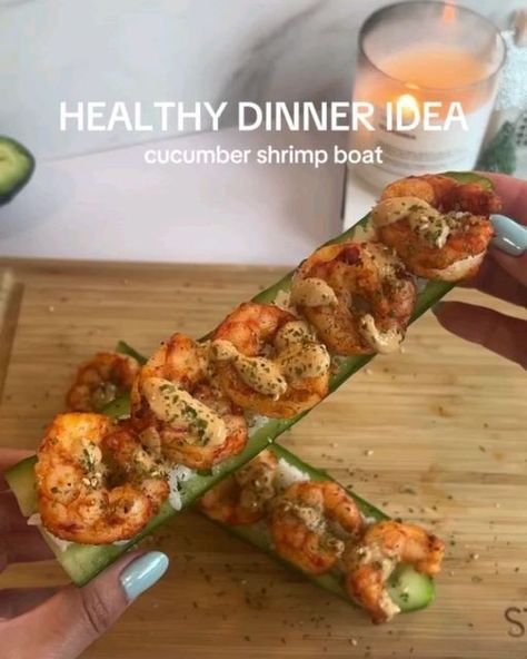 Eating Healthy on Instagram: "Super easy and healthy dinner idea | cucumber shrimp boat 🥒🍤 by @glowingandwell

RECIPE
✨ cut cucumber in half and take off center
✨ fill center with rice (I use the microwable rice so its fast)
✨ layer on shrimp (I season them with paprika, garlic, salt & pepper and air fry for 12 min at 400F)
✨ top with @bitchinsauce or you can use spicy mayo
✨ season with furikake on top 

So good and delicious, make this dinner or lunch recipe in only 15 min! Save for later :)" Cucumber Shrimp, Clean Eating Guide, Cooked Shrimp, Shrimp Boat, Lunch Recipe, Summer Recipes Dinner, Spicy Mayo, Healthy Foodie, Dinner Idea