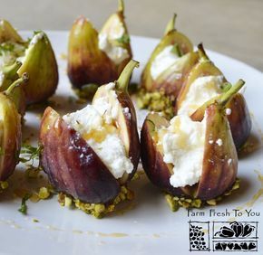 Ricotta-Stuffed Figs - This elegant dish works great as an appetizer or even dessert. Elegant Appetizers, Fig Recipes, Thanksgiving Appetizers, Farm Fresh, Goat Cheese, Appetizer Snacks, Ricotta, Appetizer Recipes, Appetizer