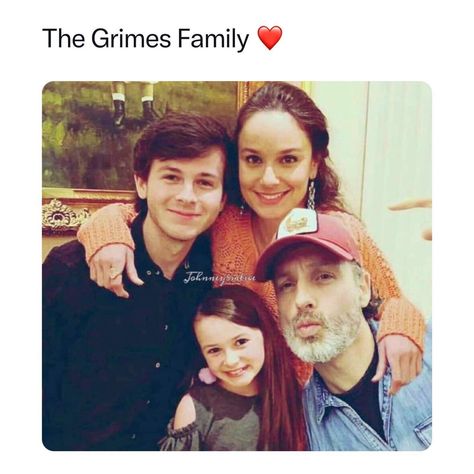 The Grimes Family, Grimes Family Twd, Rick Grimes And Lori, Carl And Judith Grimes, Tha Walking Dead, Grimes Family, The Walkind Dead, Judith Grimes, Twd Funny