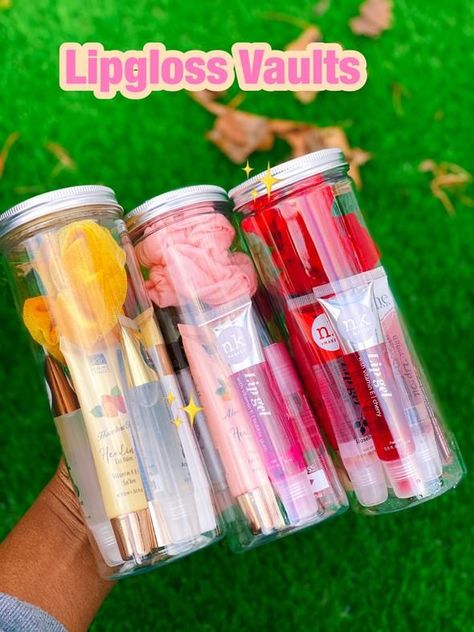 Diy Gifts To Sell, Lip Gloss Containers, Lip Gloss Homemade, Lip Gloss Cosmetics, Lip Balm Collection, Lip Gloss Balm, Diy Lip Gloss, Lipgloss Lips, Packaging Ideas Business