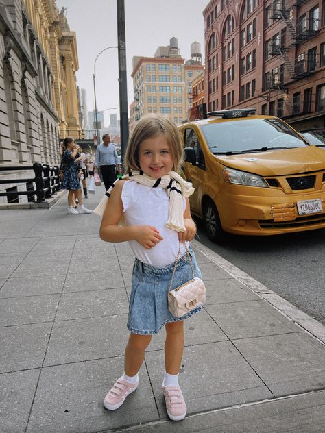 Toddler fashion, kids fashion, kids sneakers, girls outfit, kids new york fashion, nyc fashion kids, nyc fashion toddler, nyc aesthetic, kids in nyc, kids fashion, zara kids Kids Fashion Zara, Paris Fashion Summer, Nyc Mom, Aesthetic Kids, Summer In Nyc, Kids Street Style, Childhood Aesthetic, New York Outfit, Nyc With Kids