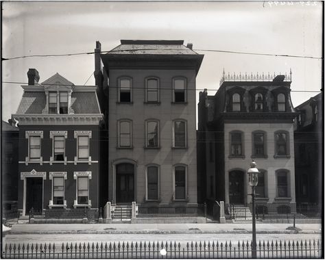 Row of houses on an unidentified street in St. Louis, MO, ca. 1900–1920. Swekoksy Notre Dame College Collection. St Louis Architecture, 1920 House, Notre Dame College, Row Of Houses, Toronto Images, Victorian Houses, Row House, St Louis Mo, Built Environment