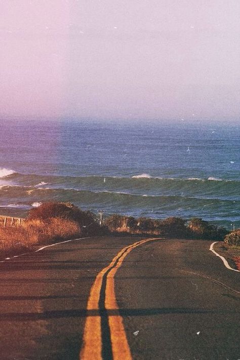 ✿⊱❣♥ DRIVE RIGHT DOWN TO THE OCEAN! ♥❣⊱✿ Wallpaper Estetika, Fotografi Kota, Pacific Coast Highway, Images Esthétiques, Photo Wall Collage, Picture Collage, Murcia, Venice Beach, Pacific Coast