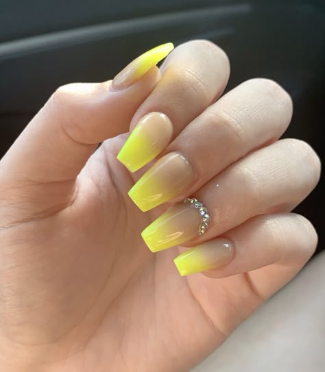 Hombre Yellow Nails, White And Yellow Ombre Nails, Yellow And Blue Ombre Nails, Yellow Ombre Nails Short, Yellow White Ombre Nails, Yellow Ombre Nails Coffin With Design, Nails Yellow Neon, Ombre Yellow Acrylic Nails, Yellow Ombre Nails