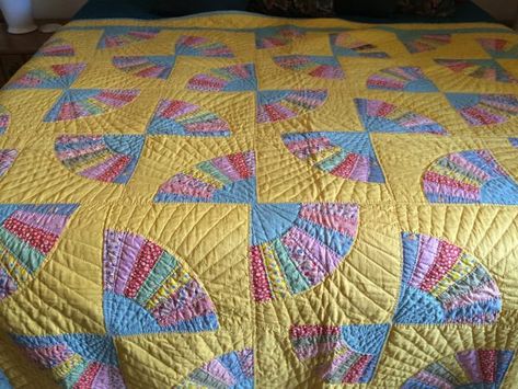 Grandmother's Fan Quilt - Jean Brashear Fan Quilts, Fan Quilt, Grandmother Quilt, Asian Quilts, Dresden Plate Quilts, Dresden Quilt, Dresden Plate Quilt, Scrappy Quilt Patterns, Cute Quilts