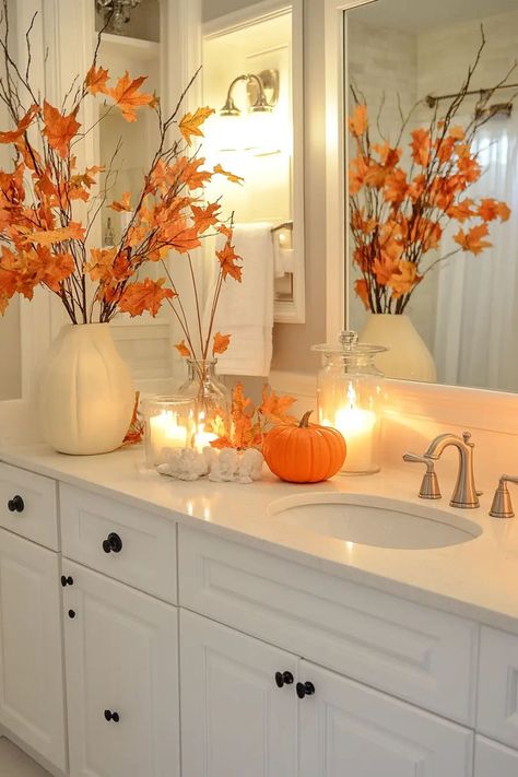 Compact fall decor bathroom small designs Gothic Halloween Decorations, Warm Color Palettes, Indoor Fall Decor, Fall Apartment Decor, Halloween Bathroom Decor, Fall Bathroom Decor, Fall Bathroom, Fall Room Decor, Guest Bathroom Decor