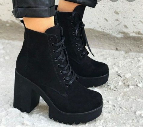 Preppy Shoes, Pretty Shoes Sneakers, Shoes Heels Classy, Cute Shoes Heels, Fashion Shoes Heels, Shoes Outfit Fashion, Winter Fashion Outfits Casual, Cute Nike Shoes, Fancy Shoes