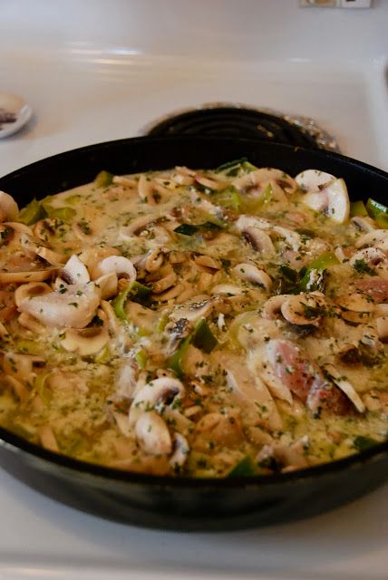 Chicken And Leek Recipes, Jamie Oliver Chicken, Leek Recipes, Jamie Oliver Recipes, Chicken Entrees, Boston Cream, Recipes Casserole, Pan Meals, Cycle 3