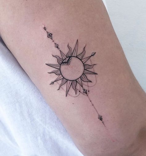 Mandala Sun Tattoo, Sun Tattoo Meaning, Simple Sun Tattoo, Faces Tattoo, Boho Tattoo, Sun Tattoo Designs, Tattoo Salon, Boho Tattoos, Back Of Shoulder Tattoo