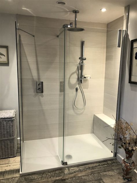 Shower Ledge, Bathroom Shower Design, Shower Glass, Glass Shower, Shower Design, Sitting Area, Bathroom Shower, Glass Panels, Bathroom Remodel