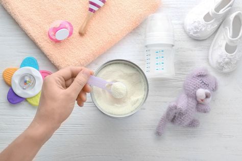 Trying to find the best formula that tastes like breast milk? Then let us help with our guide to on formula most like breast milk taste. Vegan Baby Formula, Organic Baby Formula, Formula Milk, Human Milk, Formula Feeding, Vegan Baby, Prebiotics And Probiotics, Baby Weaning, American Baby