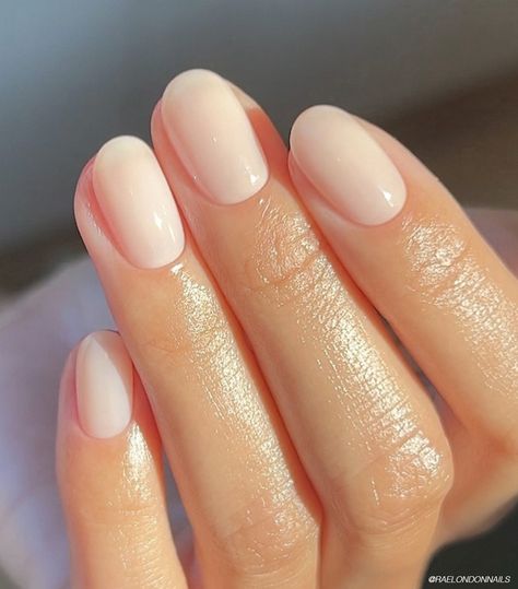 Clean French Manicure, Best Nude Gel Nail Polish, Naked French Manicure, Soap Nails 2024, Soap Manicure, Sns French Manicure, Natural Manicure Ideas, Traditional French Manicure, Milky French Manicure