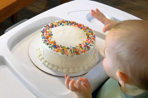 How to Make a Smash Cake for Your Baby’s First Birthday Cake Smash Cake, Smash Cake Recipes, Pudding Poke Cake, Easy Frosting, Nothing Bundt, Magic Cake, Poke Cake, No Bake Pies, Cake Tasting