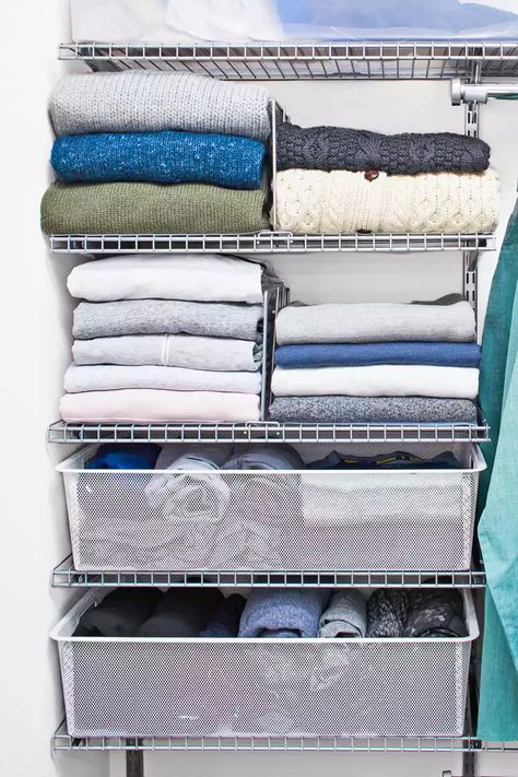 Custom Closet Diy, Small Closet Shelving, Sweater Organization, Organizing Walk In Closet, Peasant Bread, Closet Organisation, Organizing Things, Closet Small Bedroom, Clothes Folding