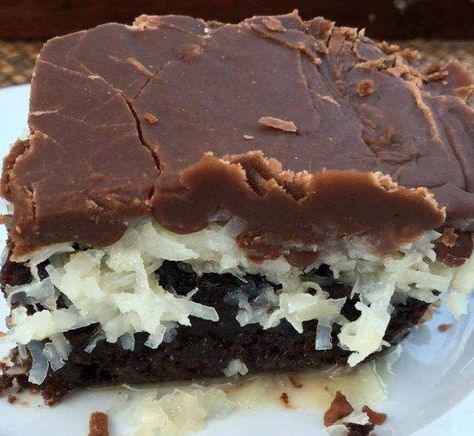 MOUNDS CAKE - Delish Grandma's Recipes Chocolate Mounds Cake Recipe, Mounds Cake Recipe, Mounds Cake, Cake Mixture, Easy Homemade Recipes, Grandmas Recipes, Instant Recipes, Poke Cake, Yellow Cake Mixes