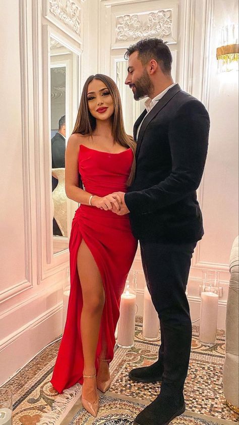 Couple Formal Outfits, Formal Couple Outfits, Dilara Ozcan, Night Out Outfit Classy, Prom Couples, Designer Formal Dresses, Strapless Evening Dress, Classy Couple, Couple Dress