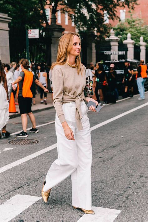 75 Best CHANEL Fall 2019 #Chanel #Fall2019 • IN FASHION daily Lauren Santo Domingo Style, Casually Chic, Paris Street Style, Autumn Street Style, Fashion Weeks, Street Style Chic, Street Style Inspiration, 가을 패션, Fashion Week Street Style