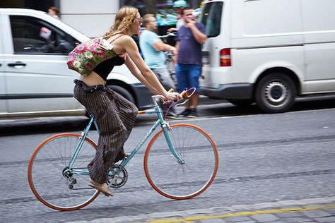 I’m in love Woman Cycling Outfit, City Bike Aesthetic, Biking In France Aesthetic, City Biking Aesthetic, Nyc Bike Aesthetic, Girl Cycling Aesthetic, Bicycle Aesthetic Girl, Car Traffic, Bike Outfits