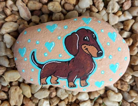 Rock Painting Dogs, Sensory Park, Stone Drawing, Dachshund Painting, Rock Crafts Diy, Painting Dogs, Rockin Robin, Painted River Rocks, Happy Rock