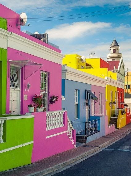 Tropical Houses Colorful Buildings, Colorful Houses, Colorful Places, Africa Do Sul, Colourful Buildings, Cape Town South Africa, Africa Travel, Oh The Places Youll Go, Places Around The World