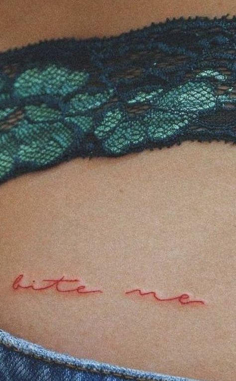 Hip Tattoos For Girls, Kiss Tattoos, Woman Tattoo, Elegant Tattoos, Hip Tattoo, Trendy Tattoos, Red Ink, Line Tattoos