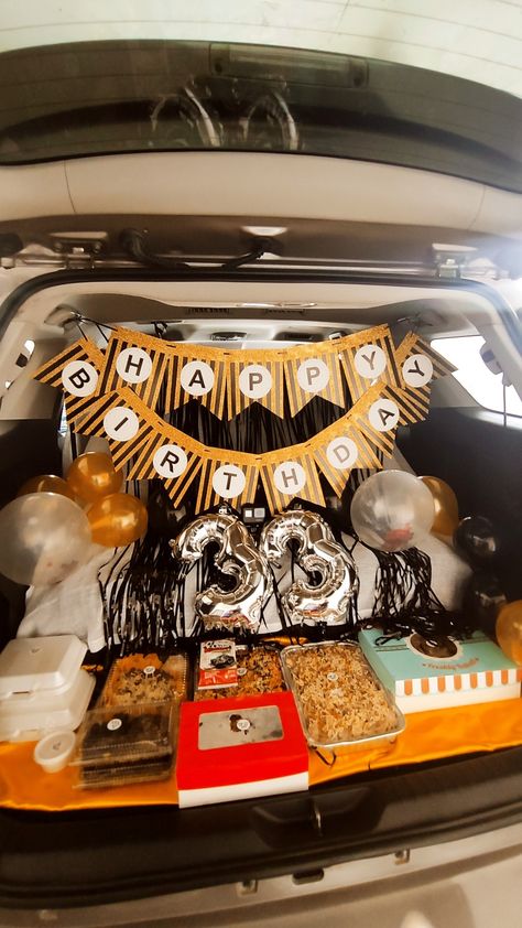 Car Boot Decoration For Birthday, Car Trunk Surprise Ideas, Happy Aniversary, Tupac Photos, Surprise Birthday Decorations, Surprise Ideas, Birthday Room, Birthday Husband, Frozen Birthday Invitations